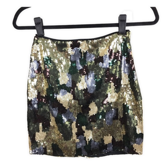 Missguided x Carli Bybel Sequins Camo Mini Skirt - Picture 3 of 13
